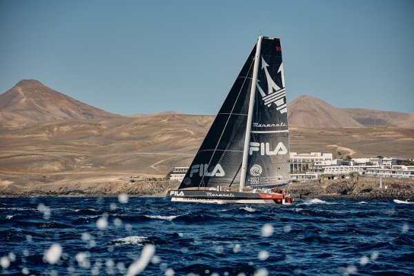 Maserati Multi70 proplouvá jako první cílem transatlantického závodu RORC