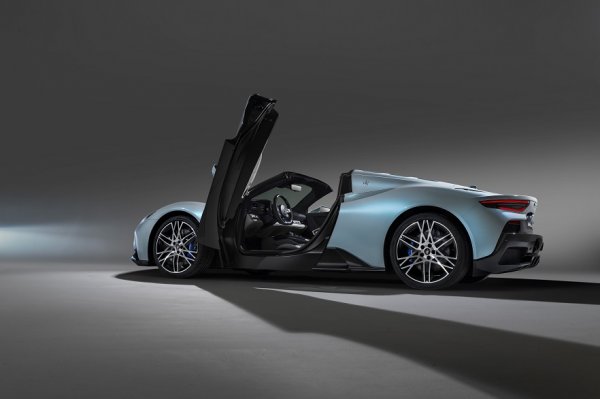 Celosvětová premiéra nového vozu Maserati MC20 Cielo